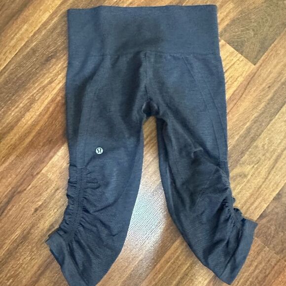 Lululemon cropped leggings - Picture 3 of 5